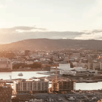 Utsikt over Oslo ved soloppgang